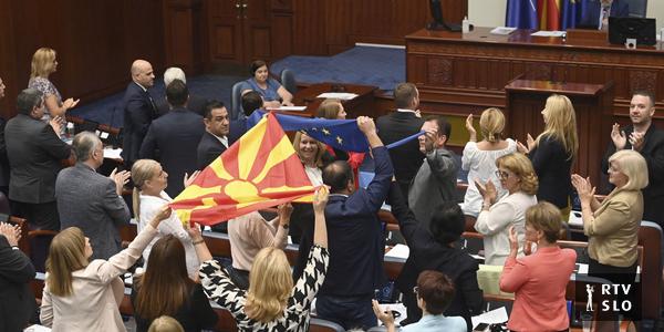 Le parlement macédonien a soutenu la proposition de compromis française