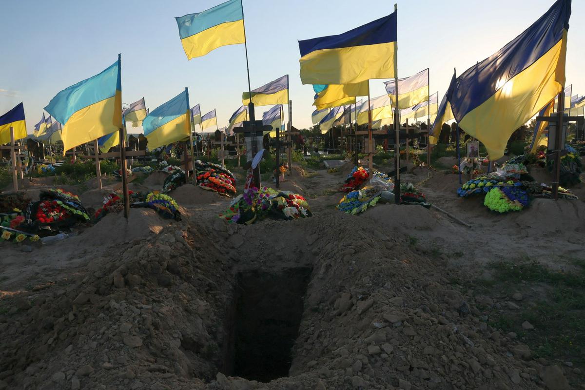 Vojna je zahtevala že na tisoče žrtev med ukrajinskimi in ruskimi vojaki. Foto: Reuters