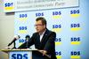 SDS vložil podpise za razpis referenduma o spremembi zakona o dolgotrajni oskrbi