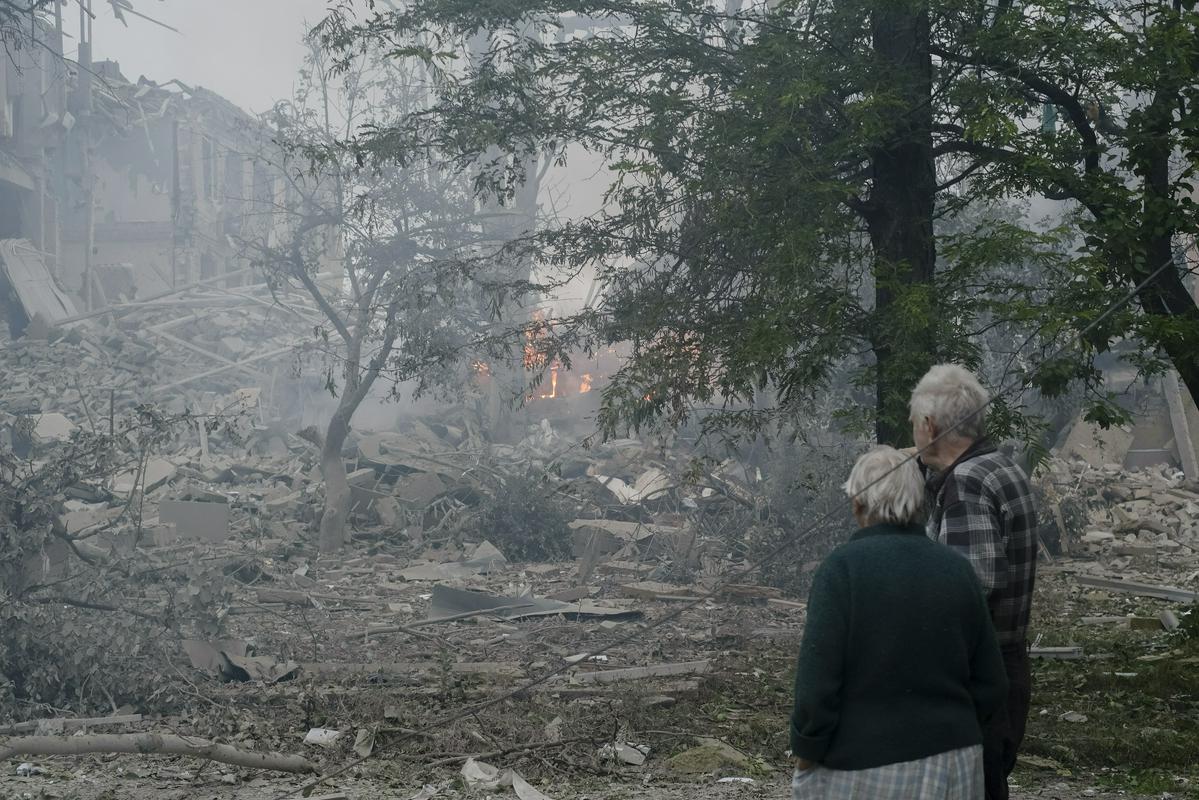 Posledice raketnega napada na Kramatorsk ta mesec. Foto: EPA