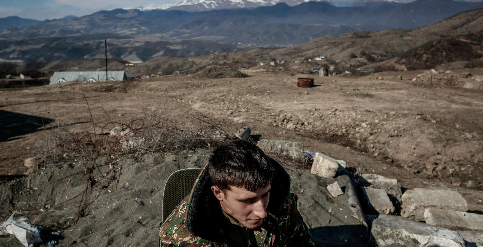 Armenski vojak v Gorskem Karabahu (fotografija je arhivska). Foto: EPA