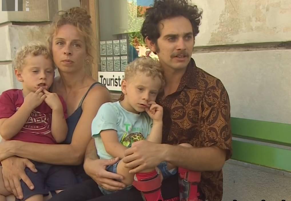 Seppe in Paolo s staršema cirkusantoma. Foto: TV Slovenija/posnetek zaslona