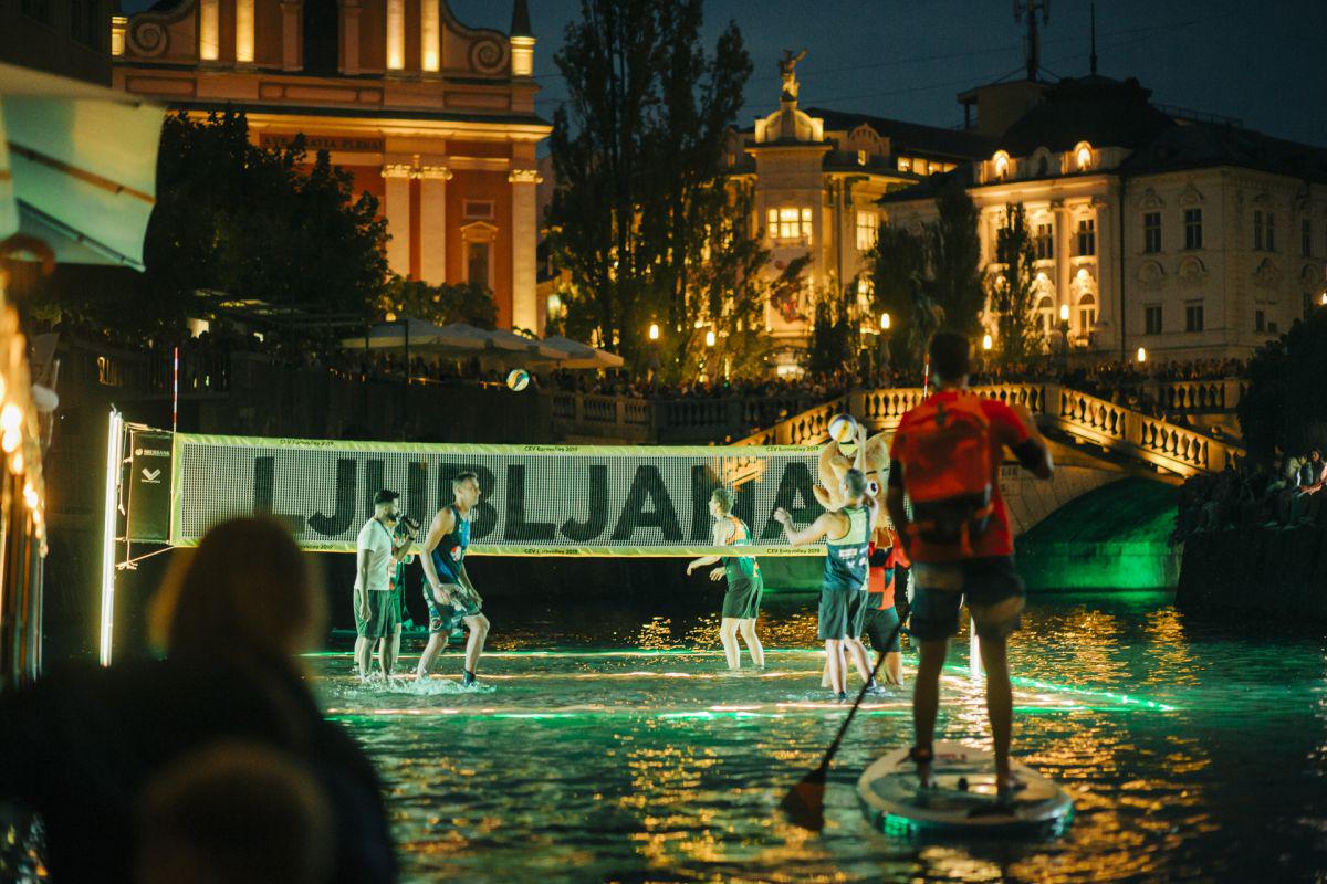 Odbojka na Ljubljanici kot predpriprava na stoženski spektakel RTV SLO