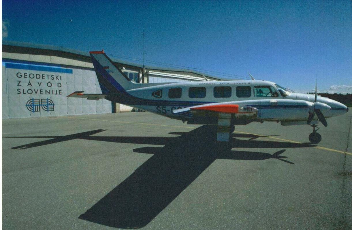 Geodetski zavod je leta 1979 kupil svoje letalo Piper-Chieftain, s katerim so tudi odpotovali v Libijo. Foto: Osebni arhiv Borisa Krotca