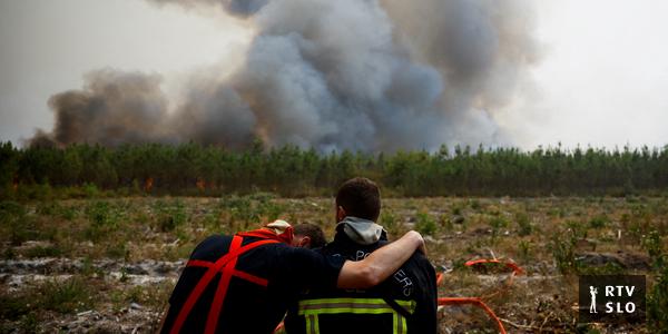 Grand incendie dans le sud-ouest de la France en grande partie contenu