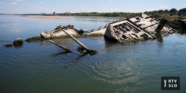 Der niedrige Pegel der Donau zeigt Militärschiffe aus dem Zweiten Weltkrieg