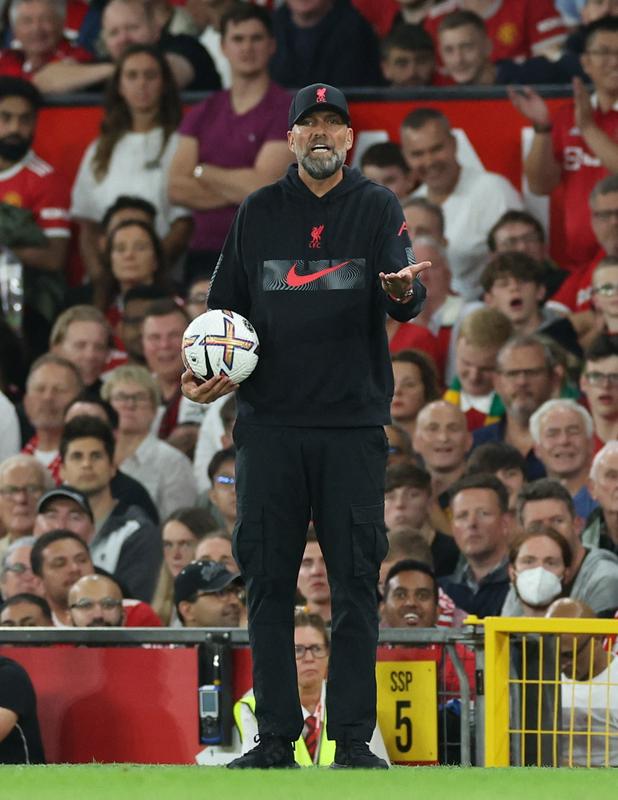 Jürgen Klopp admite que tem que resolver a crise de resultados rapidamente para que não haja consequências mais graves na Premier League.  Foto: Reuters