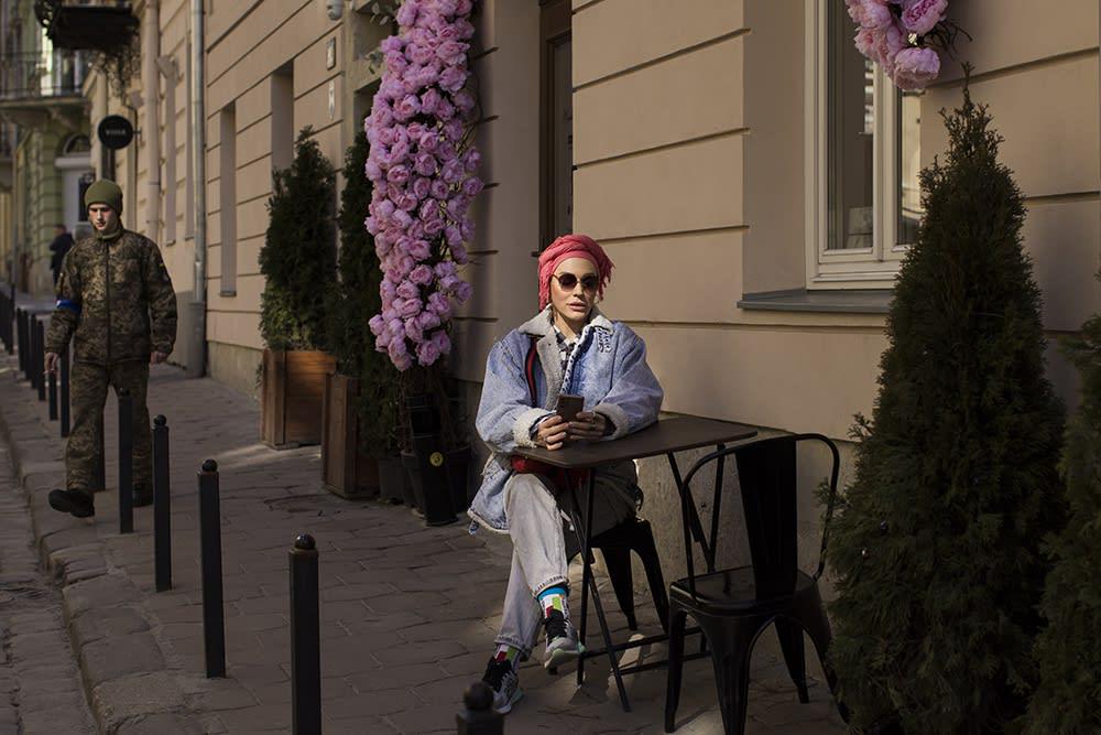 Ilvy Njiokiktjien, iz serije Nočem biti gej v takšni Ukrajini, z dovoljenjem Kranj Foto Fest.