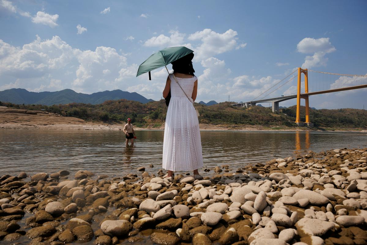 Zelo nizko raven vode ima tudi reka Jangce. Foto: Reuters