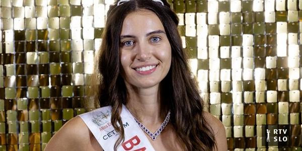 Pela primeira vez, uma competidora sem maquiagem disputa o título de Miss Inglaterra na final