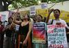 V Indiji protesti zaradi izpustitve 11 moških, obsojenih na dosmrtni zapor zaradi posilstva
