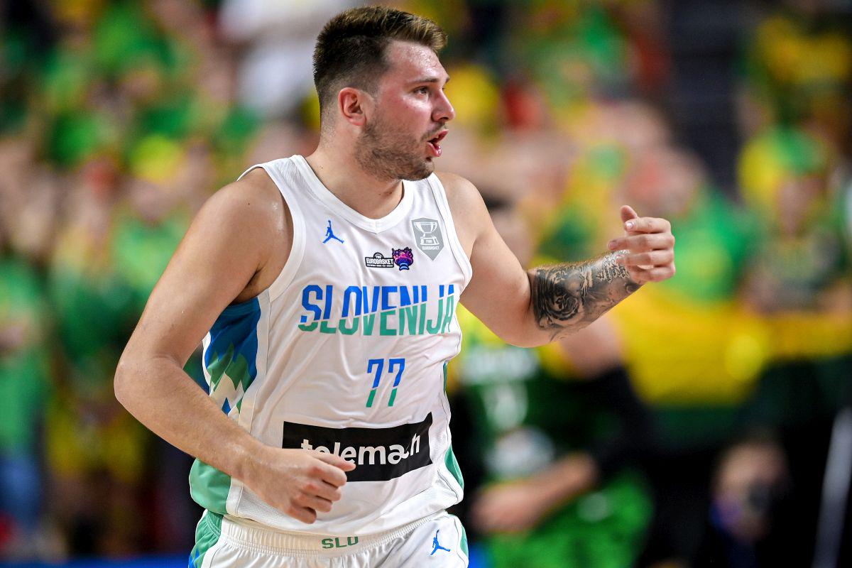 Luka Dončić in Janis Andetokumbo sta odlično igrala na septembrskem EuroBasketu, a sta Slovenija in Grčija izpadli v četrtfinalu. Foto: EPA