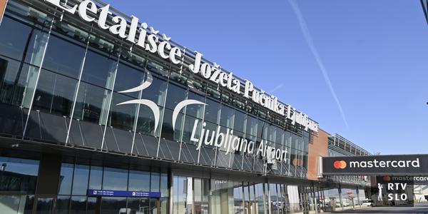 Lufthansa streicht Flüge, bittet verletzte Passagiere, nicht zum Flughafen zu kommen