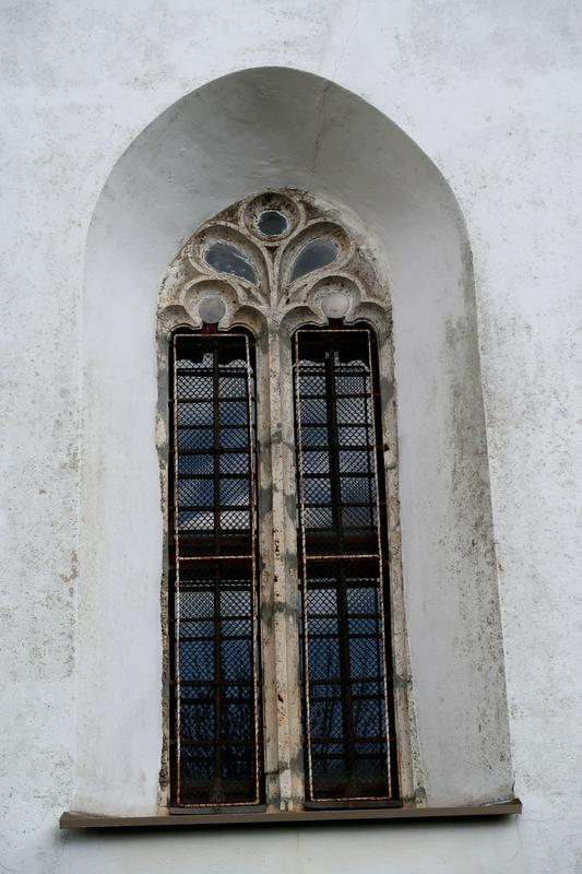 Gotsko okno s krogovičjem. Foto: Simona Kermavnar