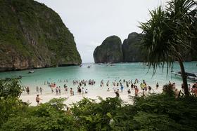 Tajsko sodišče 22 let po snemanju odredilo ureditev rajske lokacije filma "Plaža"