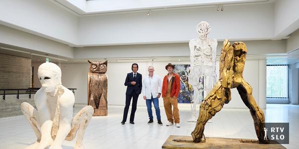 Brad Pitt et Nick Cave présentent leurs premières oeuvres d’art en Finlande