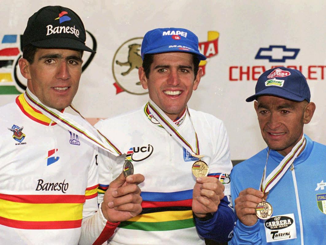 Na cestni dirki sta Španca obrnila mesti, tretji pa je bil Marco Pantani. Foto: AP