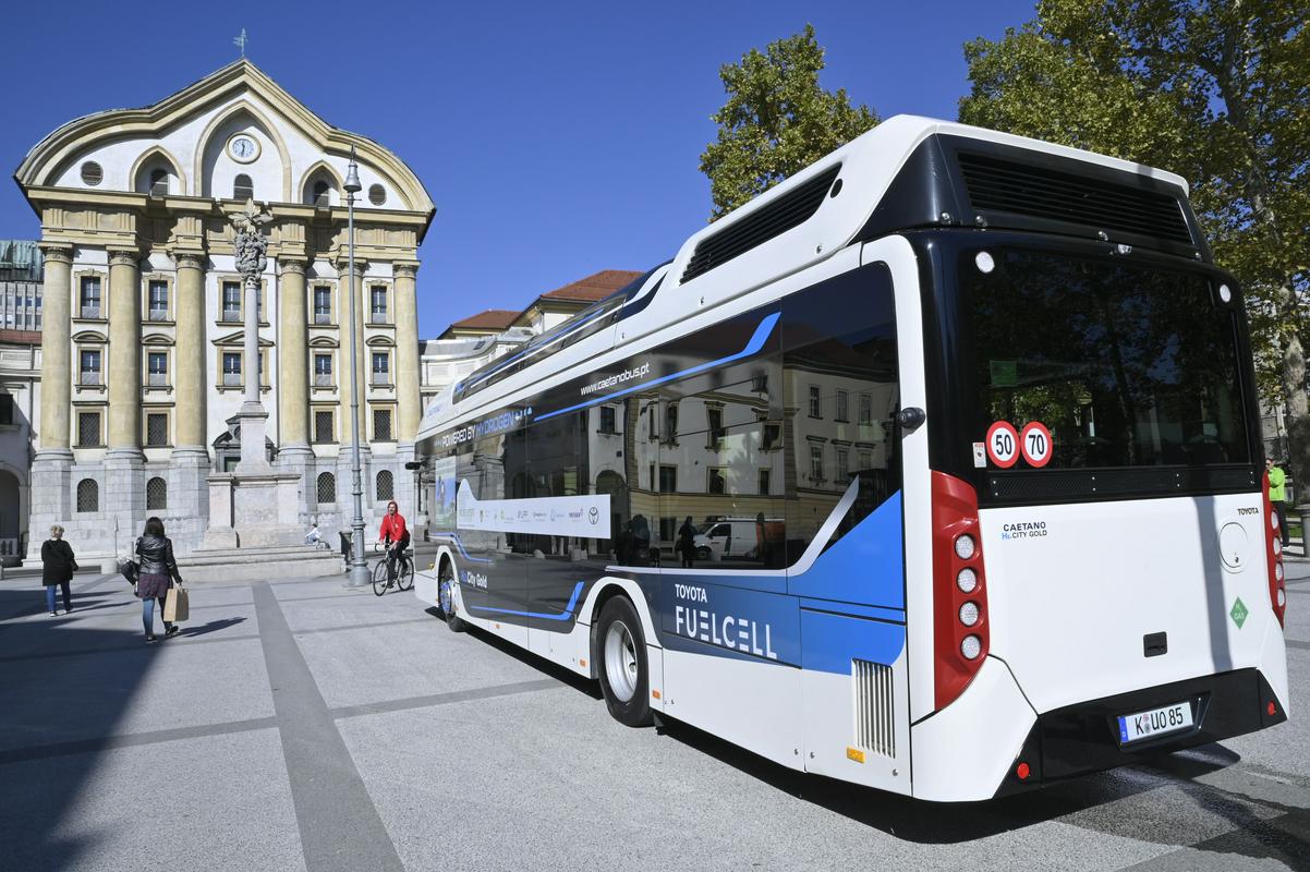 V prestolnici so predstavili avtobus na vodik. Foto: BoBo