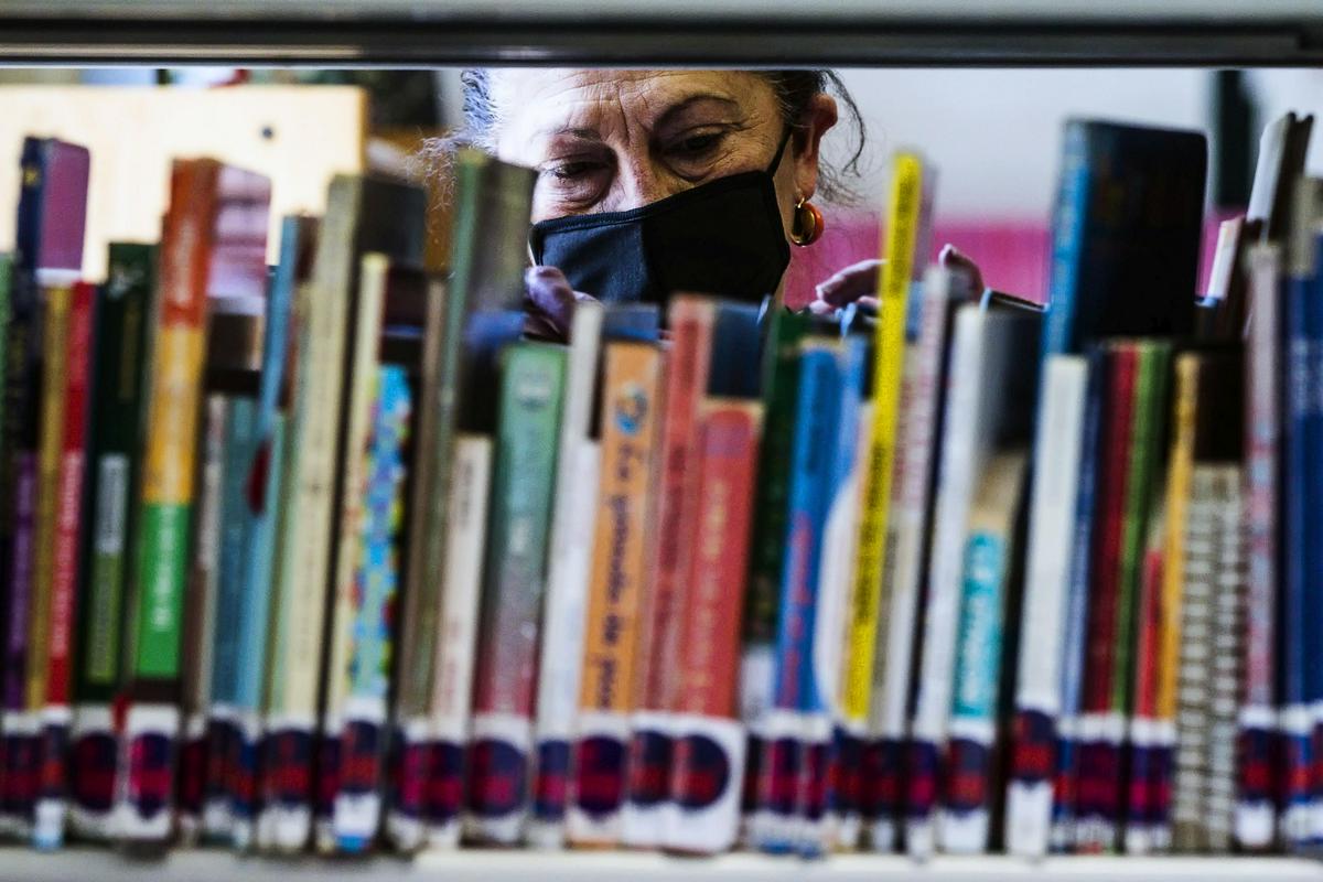 Organizacija Libraries Connected si prizadeva, da knjižnice ostanejo 