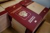 Ruske oblasti mobiliziranim državljanom ne bodo več izdajale potnih listov