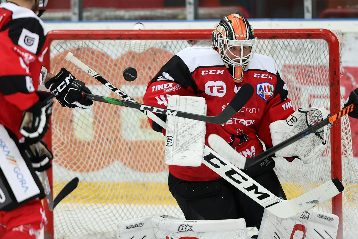 Antti Karjalainen je z odličnimi obrambami držal železarje v igri vse do zadnje minute. Foto: www.alesfevzer.com