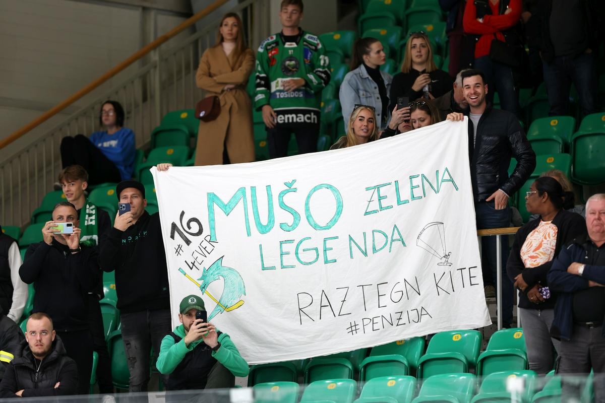 The match between Olimpija and Fehervar was watched by 1765 spectators.  For the farewell of the legend of the club, it would be fitting that there were twice as many.  Photo: www.alesfevzer.com
