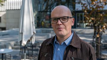 Kino je prestiž – Tom Cruise se ne more sprehoditi po digitalni platformi, potrebuje rdečo preprogo