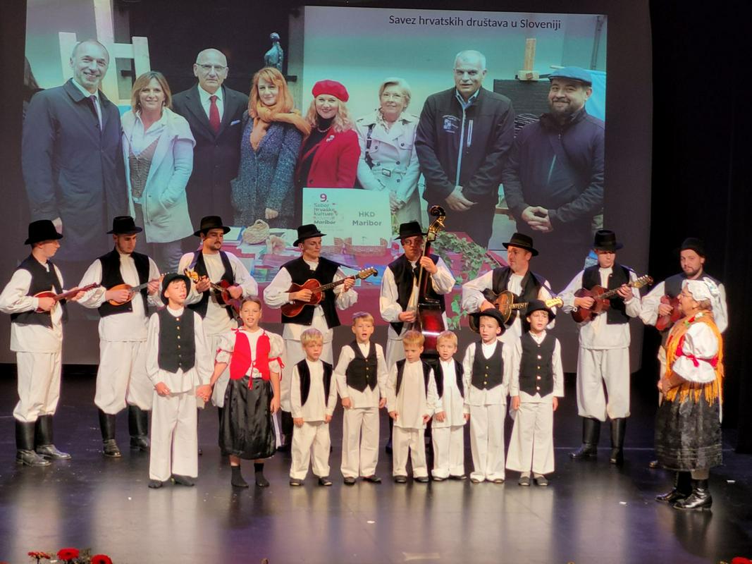 Žabice so otroški pevski zbor, ki nadaljuje tradicijo bogate hrvaške kulture. Foto: Zveza hrvaških društev v Sloveniji
