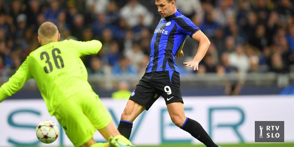 Inter führt gegen Victoria mit 2:0, was den Abstieg Barcelonas bedeutet