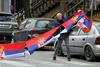 Srbi zaradi registrskih tablic protestno zapuščajo kosovske institucije
