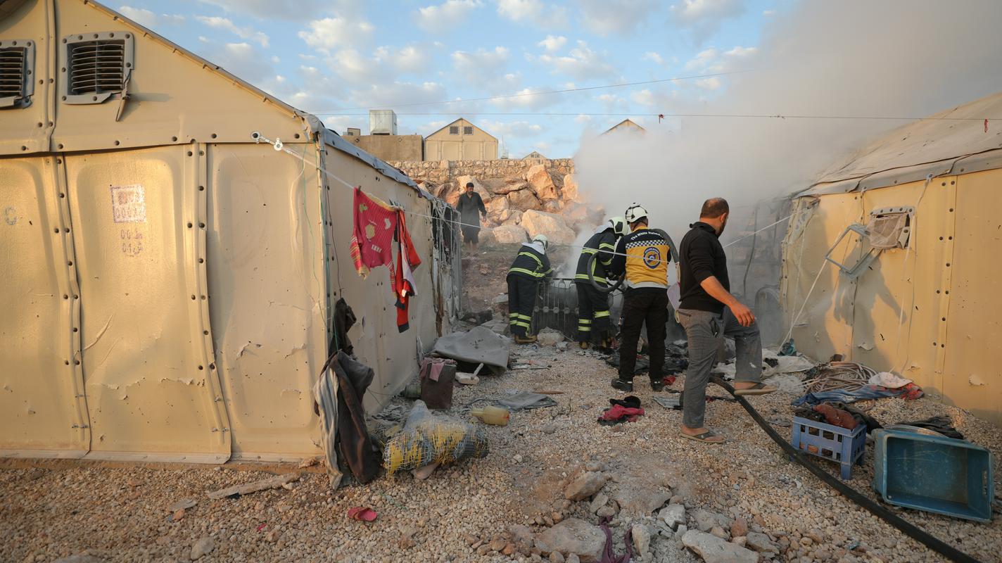 Posledice napada na taborišče Maram. Foto: EPA