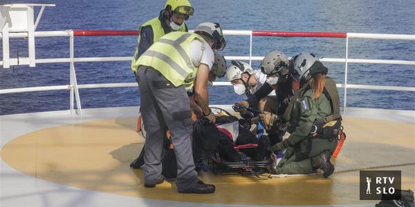 La France autorise un navire avec des transfuges à entrer à Toulon, accuse Rome de comportement inacceptable