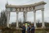 Ukrajinske oblasti omejile gibanje v Hersonu, kjer popisujejo ruske vojne zločine