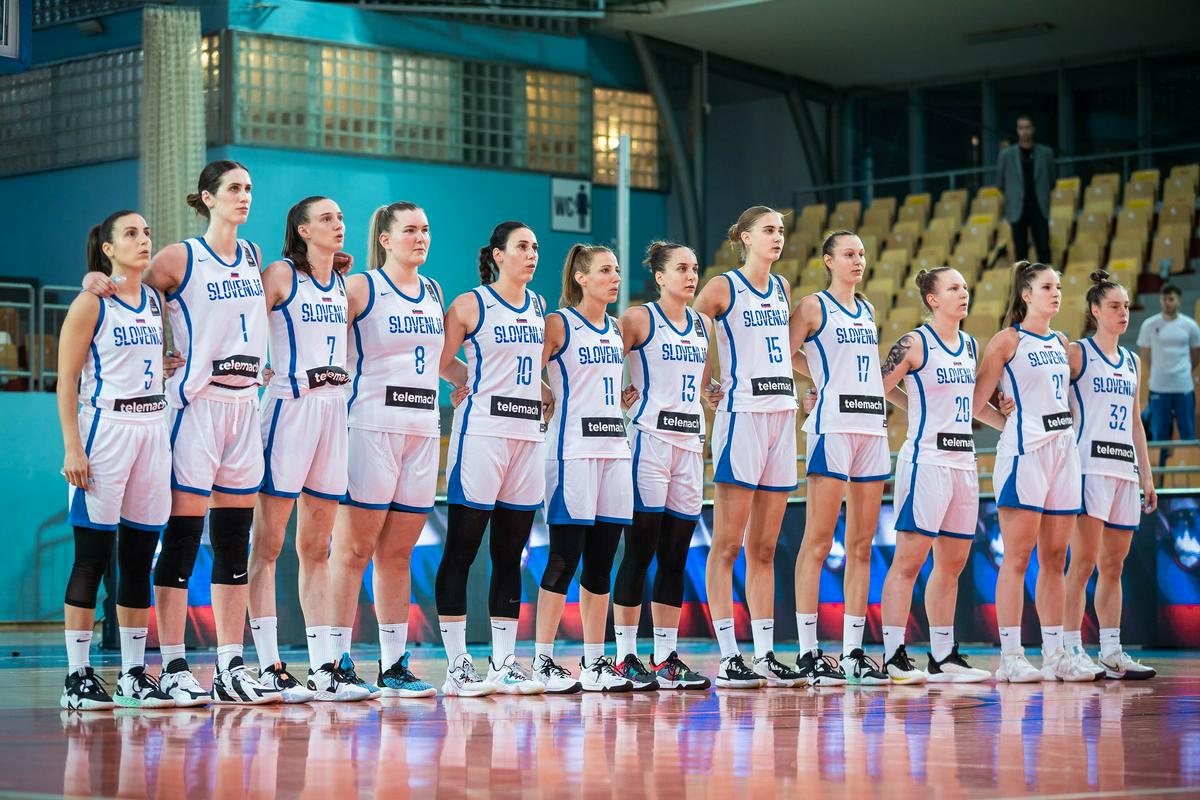 Leto 2023 bo prelomno za košarkarice, saj bo Slovenija skupaj z Izraelom med 15. in 25. junijem gostila ženski EuroBasket. Gostiteljice turnirja bodo vse tekme igrale v Stožicah, kjer bodo tudi izločilni boji. Slovenija bo na evropskem prvenstvu nastopila četrtič zapored. Do zdaj je bila dvakrat deseta, ob debiju pred štirimi leti pa 14. Foto: www.alesfevzer.com