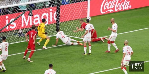 Uma luta feroz entre os dinamarqueses e os tunisianos, que terminou sem gols