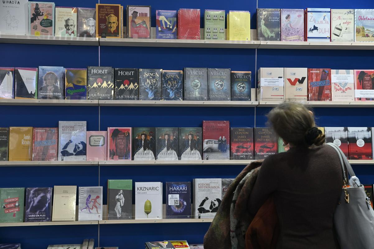 Slovenski knjižni sejem se je letos po 50 letih vrnil na Gospodarsko razstavišče, kjer ga lahko obiščete še do nedelje. Foto: BoBo/Borut Živulović