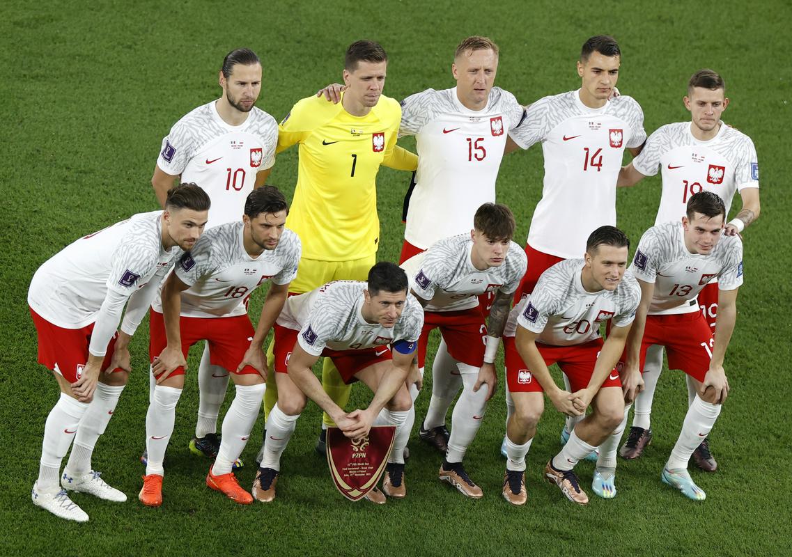 Začetna postava Poljske pred prvo tekmo SP-ja 2022. Foto: EPA