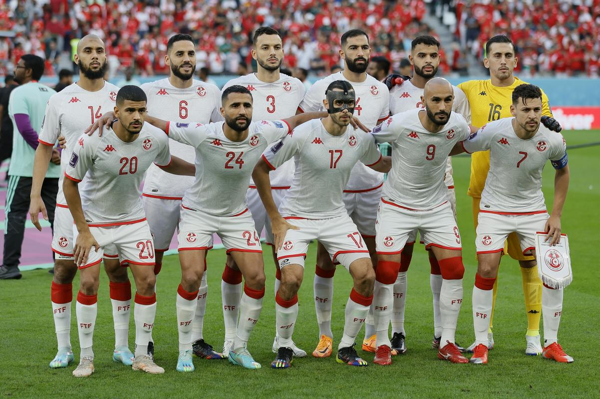 Začetna postava Tunizije pred prvo tekmo SP-ja 2022. Foto: EPA