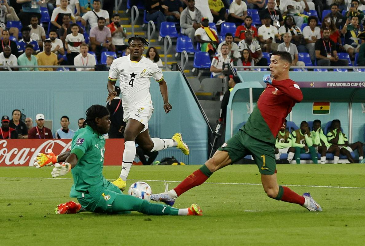 Ronaldova priložnost iz 10. minute. Foto: Reuters