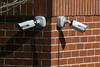 Velika Britanija ustavila uporabo kitajskih kamer v vladnih stavbah 