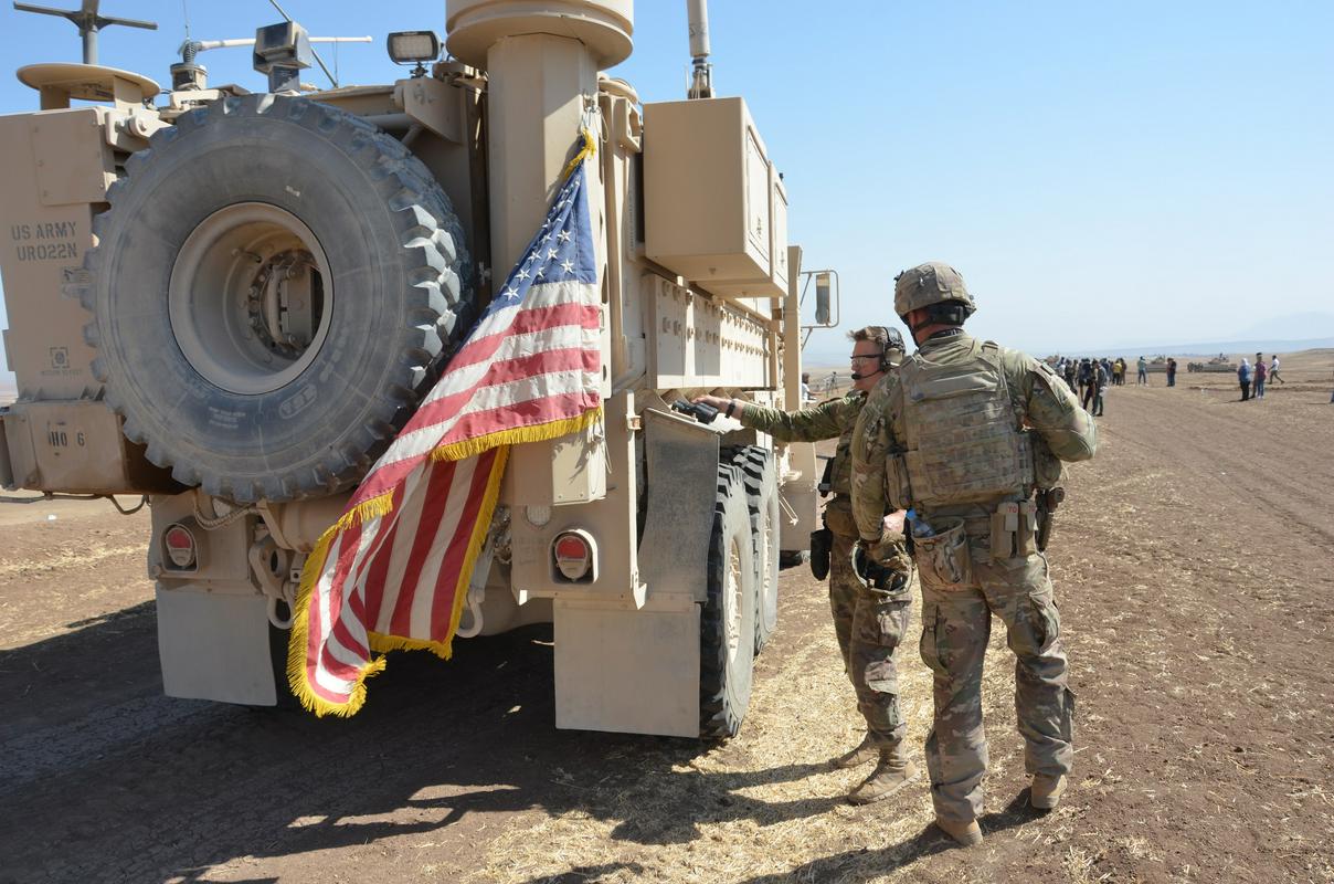 Ameriška vojska je v Siriji brez dovoljenja sirskih oblasti. Foto: EPA