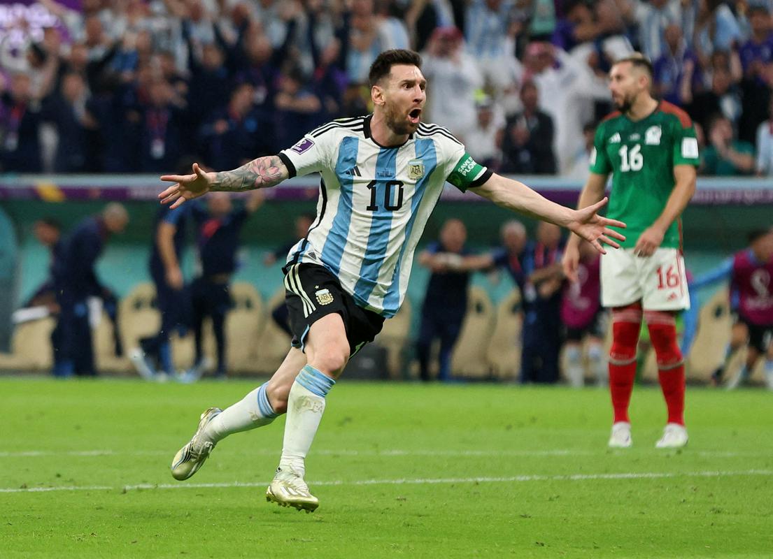 93. gol za Argentino na 167. tekmi v dresu članske reprezentance. Messi je zatresel mrežo na zadnjih šestih tekmah reprezentance (za 12 golov!), s čimer je izenačil svoj najdaljši strelski niz Foto: Reuters