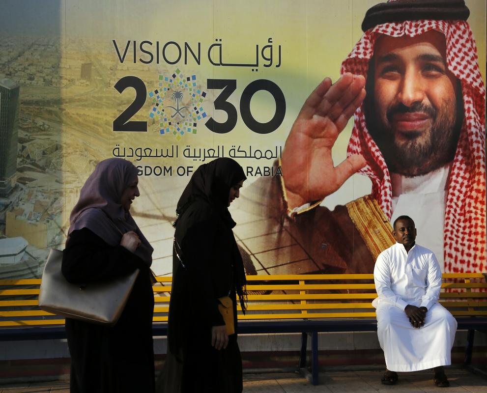 Savdski prestolonaslednik Mohamed bin Salman skuša v sklopu svoje Vizije 2030 prenoviti kraljevino in jo narediti 