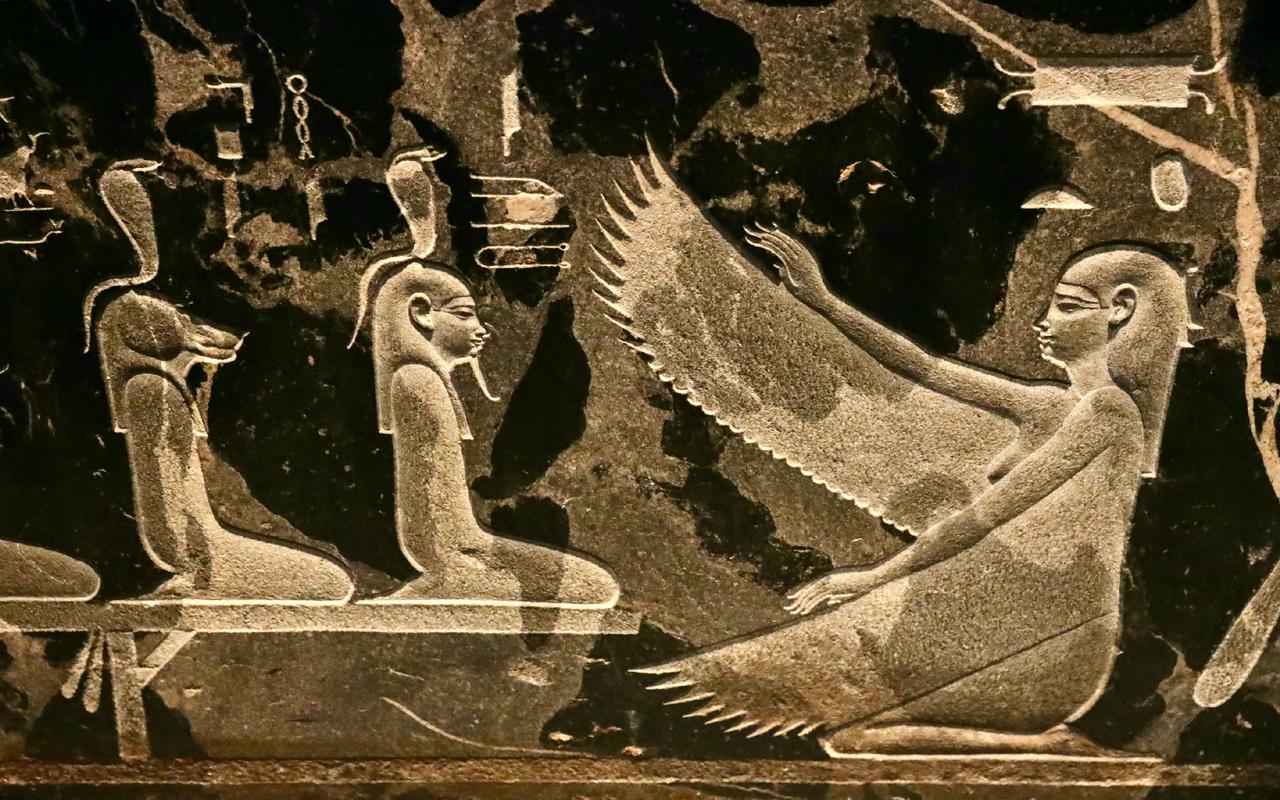Detajl zgodnjeptolemajskega sarkofaga svečenika Nešutefnuta iz zbirke Antona Lavrina, ki ga danes hrani Egipčansko-orientalska zbirka Umetnostnozgodovinskega muzeja na Dunaju. Foto: Jan Ciglenečki