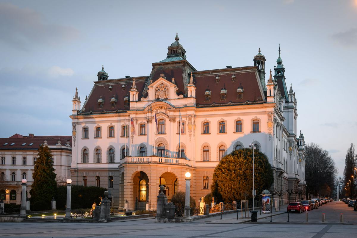 Univerza v Ljubljani že od svoje ustanovitve leta 1919 domuje v deželnem dvorcu. Foto: UL