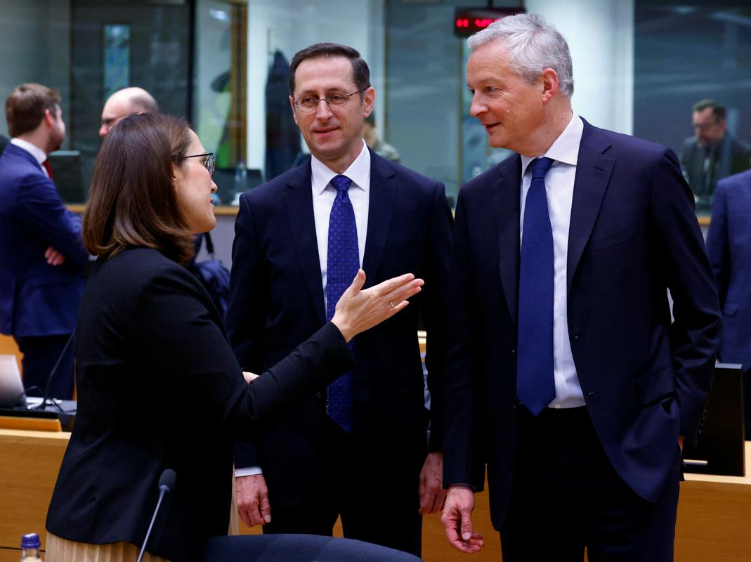 Poljska finančna ministrica Magdalena Rzeczkowska, madžarski minister Mihaly Varga in francoski minister Bruno Lemaire. Foto: Reuters