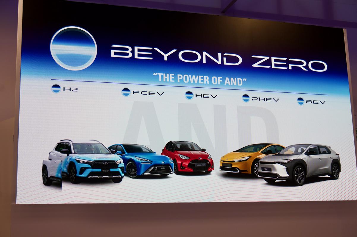 Toyota do leta 2026 načrtuje predstavitev šestih novih modelov z zaščitnim znakom bZ. Predstavili so tudi koncept bZ compact SUV, ki ponuja vpogled v prihodnost in razkriva vizijo kompaktnega električnega športnega terenca. Foto: MMC RTV SLO/Miha Merljak