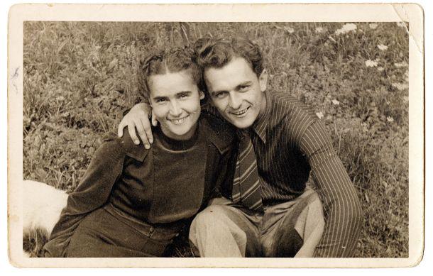 Silva Ponikvar in Karel Destovnik - Kajuh v ljubljanskem Tivoliju, leta 1942. Foto: NUK