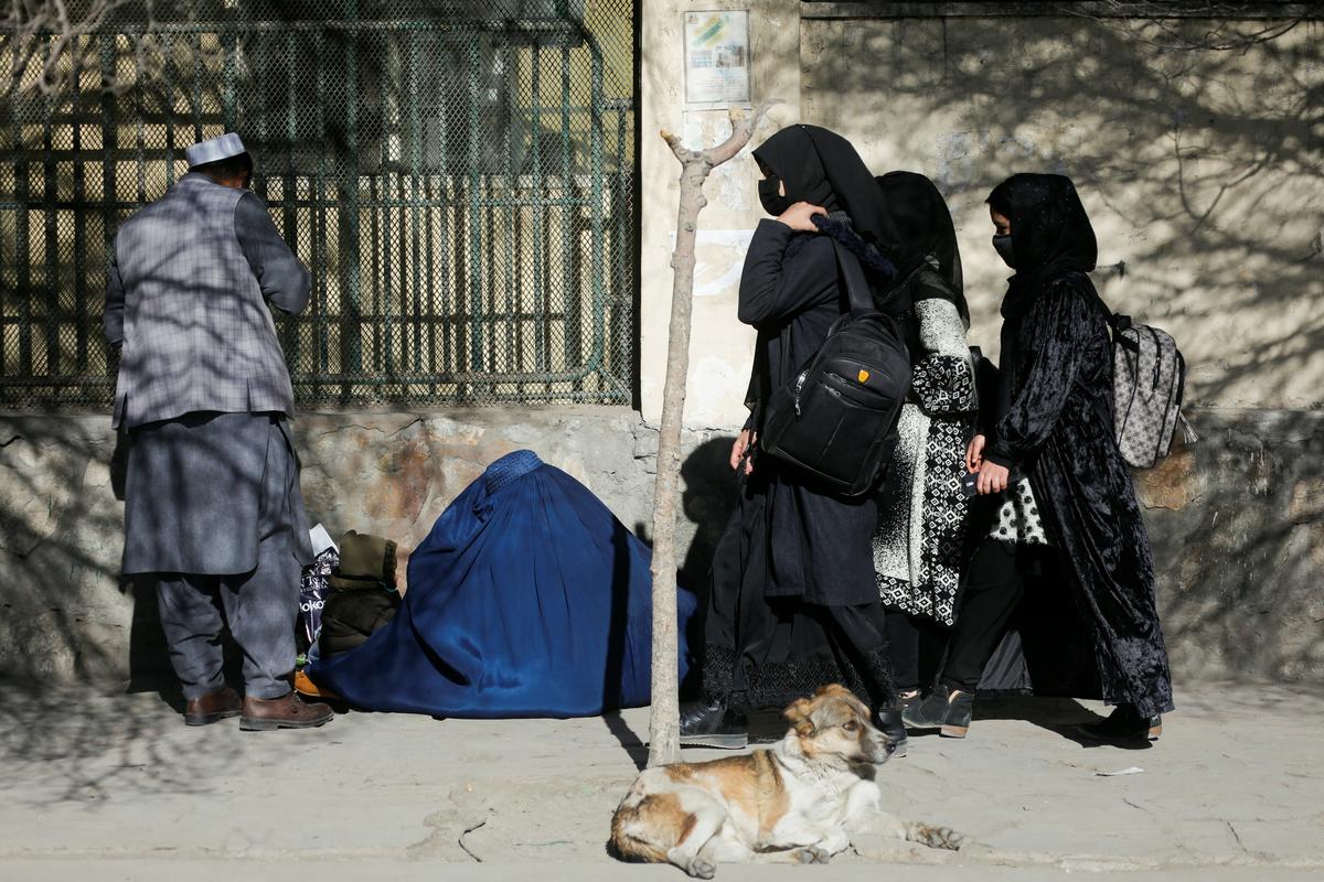 Izobraževanju, še posebej za ženske, naj bi najbolj nasprotoval talibanski vrhovni vodja Hibatula Ahundzada in njegov ožji krog. Foto: Reuters