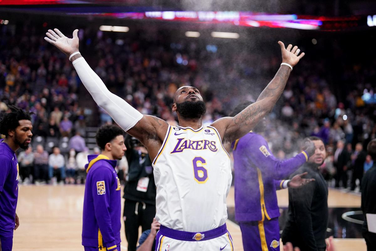 LeBron James se je z LA Lakersi uvrstil v finale Zahoda, kjer pa je bil prepričljivo boljši Denver. Foto: Reuters